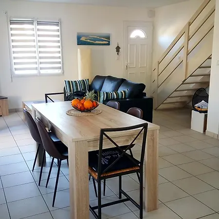 Maison De *
